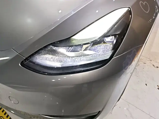 Tesla Model Y — Фото автомобиля 23