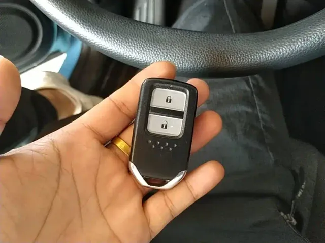 Honda Fit — Фото автомобиля 8