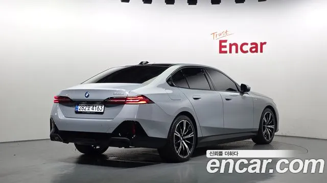 BMW 5-Series 5 серия (G60) — Фото автомобиля 2