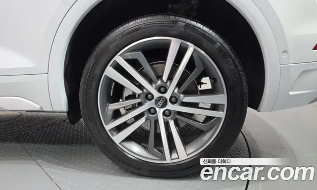 Audi Q5 FY — Фото автомобиля 6