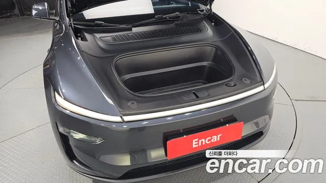 Tesla Model Y — Фото автомобиля 9