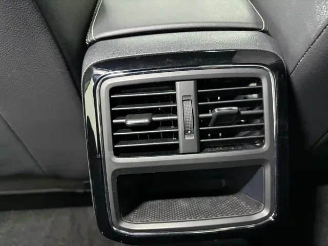 Volkswagen Passat — Фото автомобиля 17