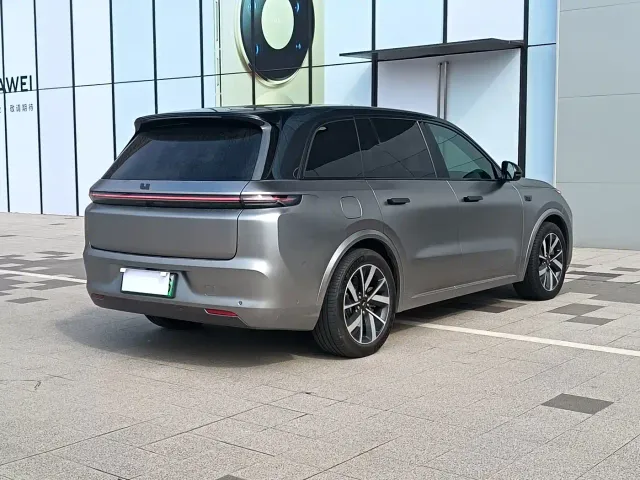 Li Auto L8 — Фото автомобиля 4