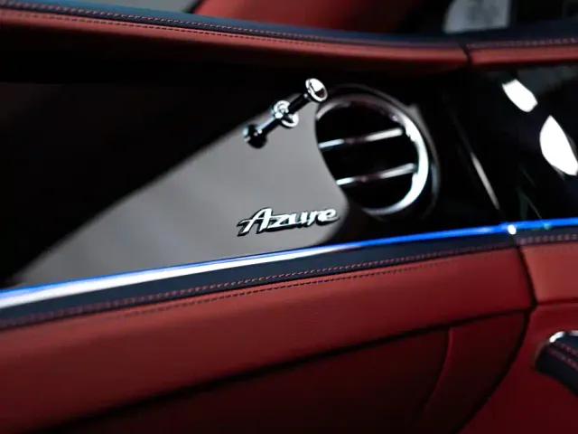Bentley Flying Spur — Фото автомобиля 18