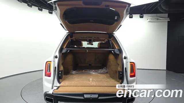 Rolls-Royce Cullinan — Фото автомобиля 20
