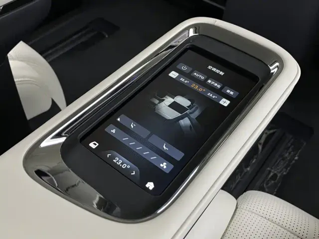 Geely Yizhen L380 — Фото автомобиля 24