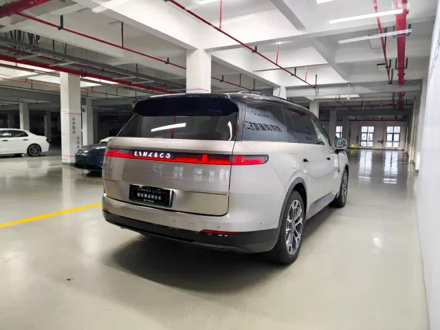 Lynk & Co 900 — Фото автомобиля 5