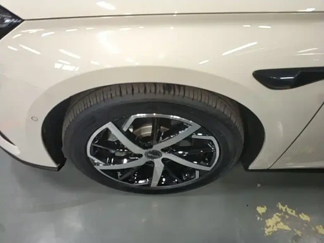 BYD Seal 07 DM-i — Фото автомобиля 22