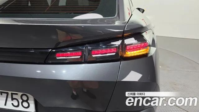 Peugeot 408 1.2 Pure Tech Allure — Фото автомобиля 23