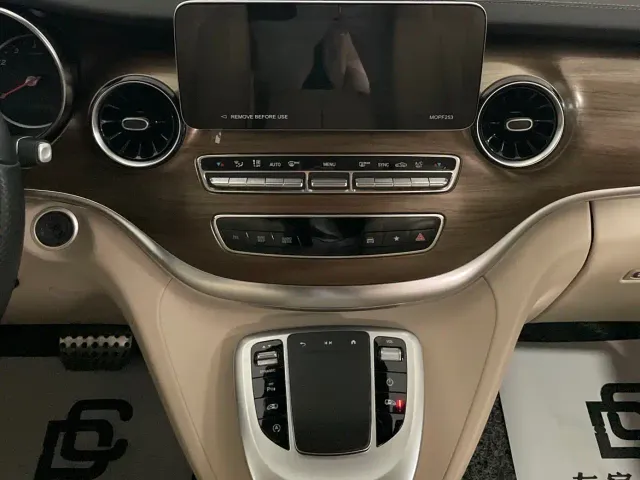 Mercedes-Benz V-Class — Фото автомобиля 13