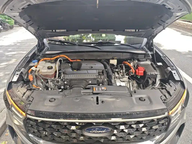 Ford Edge — Фото автомобиля 10