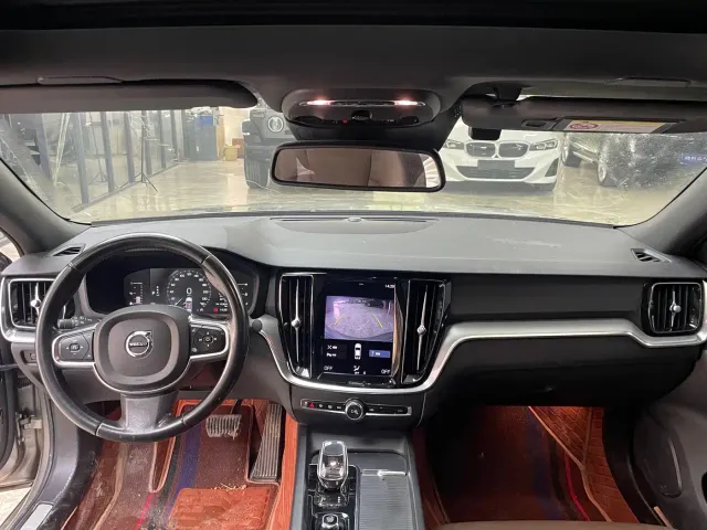 Volvo S60 — Фото автомобиля 12