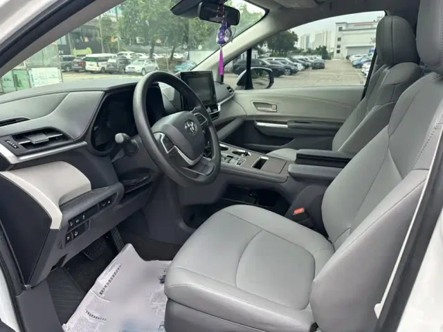 Toyota Granvia — Фото автомобиля 13