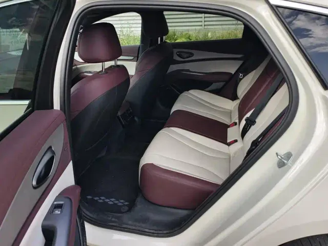 BYD Seal 07 DM-i — Фото автомобиля 11