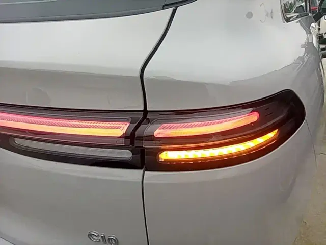 Leapmotor C10 — Фото автомобиля 7