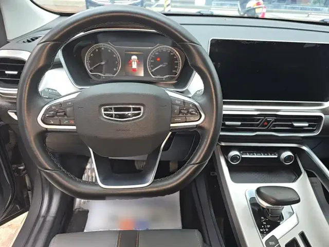 Geely Binyue — Фото автомобиля 10