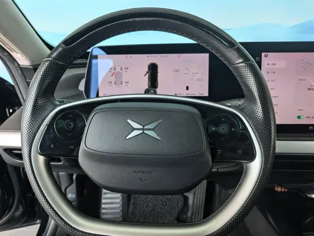Xpeng P7 — Фото автомобиля 16