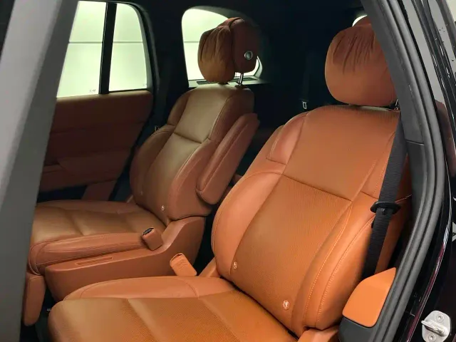Li Auto L8 — Фото автомобиля 12