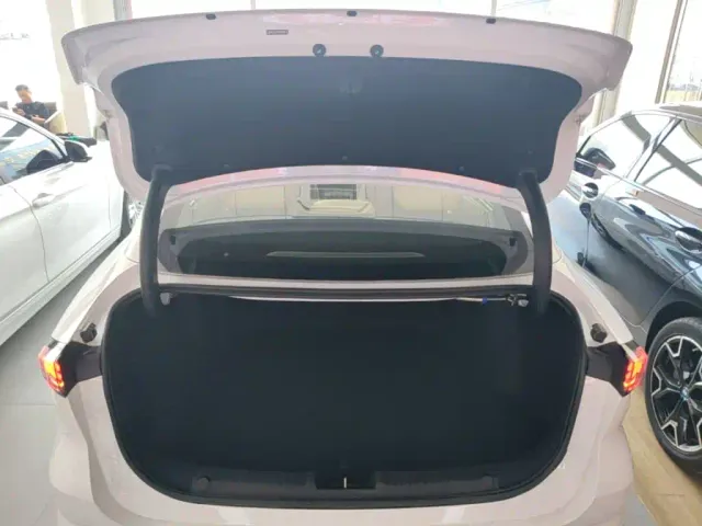 Geely Galaxy L6 — Фото автомобиля 18