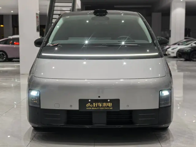 Li Auto MEGA — Фото автомобиля 2