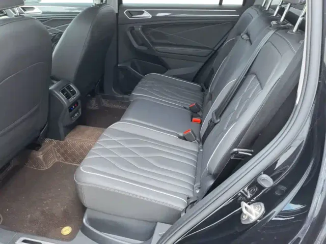 Volkswagen Tiguan L — Фото автомобиля 16