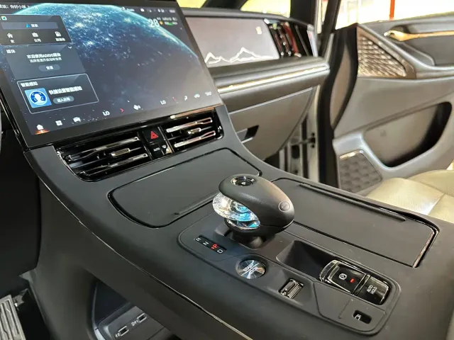 GAC Trumpchi M8 — Фото автомобиля 21