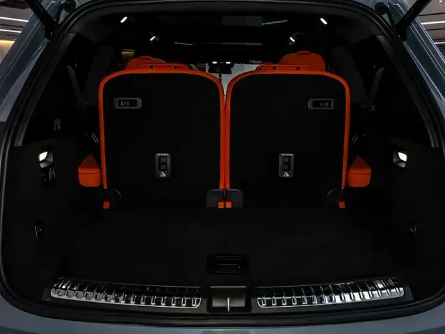 Li Auto L8 — Фото автомобиля 10