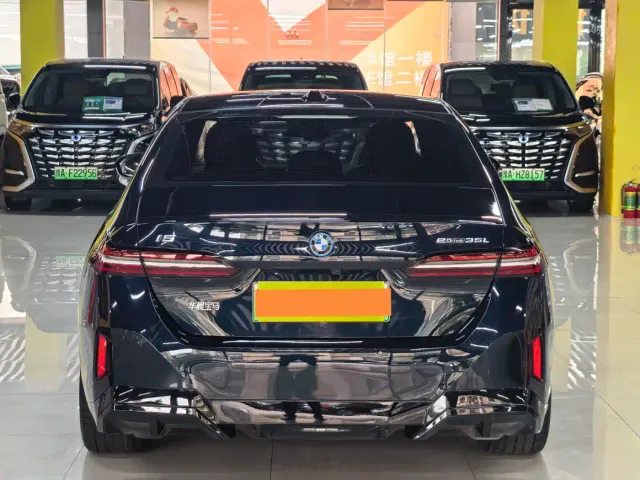 BMW i5 — Фото автомобиля 16