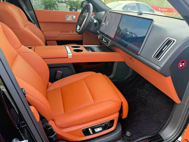 Li Auto L8 — Фото автомобиля 3