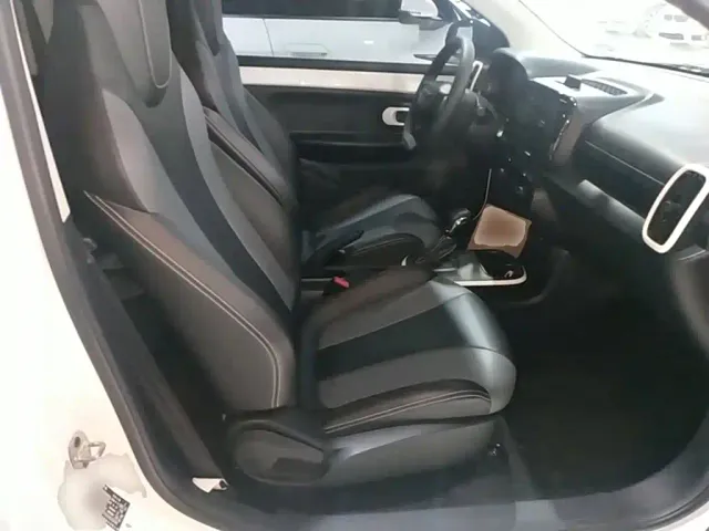 Roewe Clever — Фото автомобиля 24