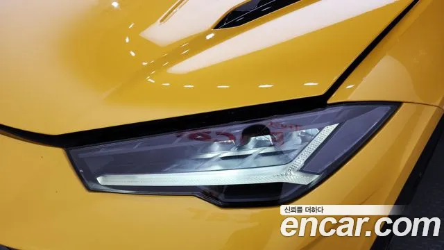 Lamborghini Urus — Фото автомобиля 18