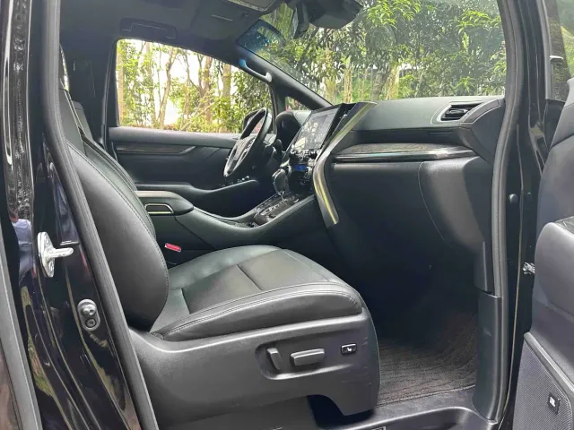 Toyota Vellfire — Фото автомобиля 12