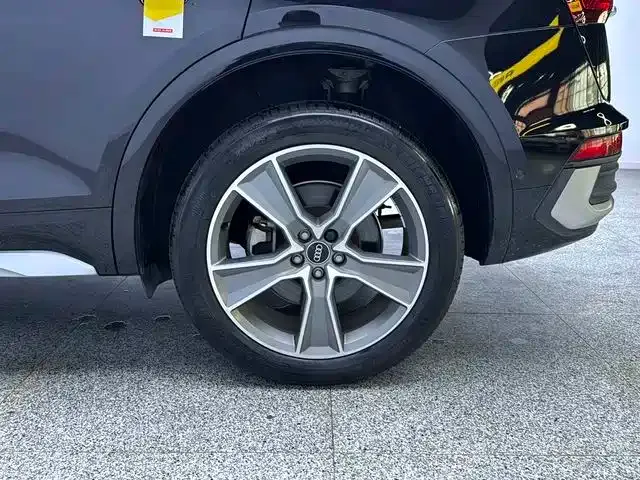 Audi Q5L Sportback — Фото автомобиля 7