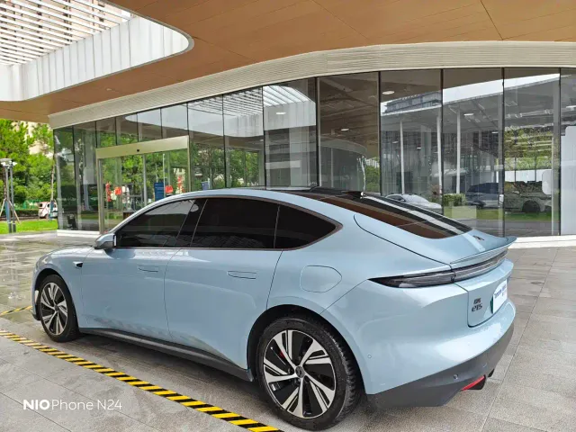 Nio ET5 — Фото автомобиля 3