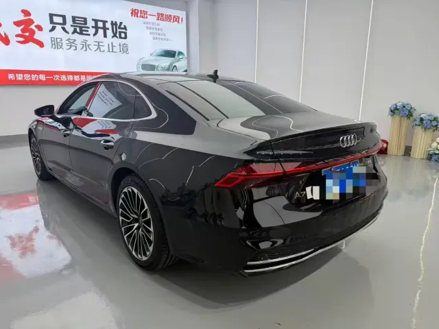 Audi A7L — Фото автомобиля 18