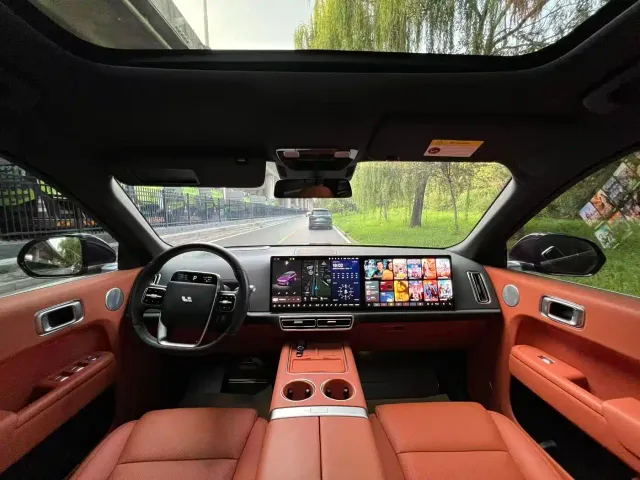 Li Auto L9 — Фото автомобиля 5