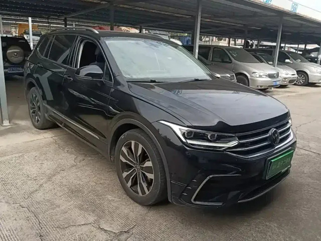 Volkswagen Tiguan L — Фото автомобиля 3