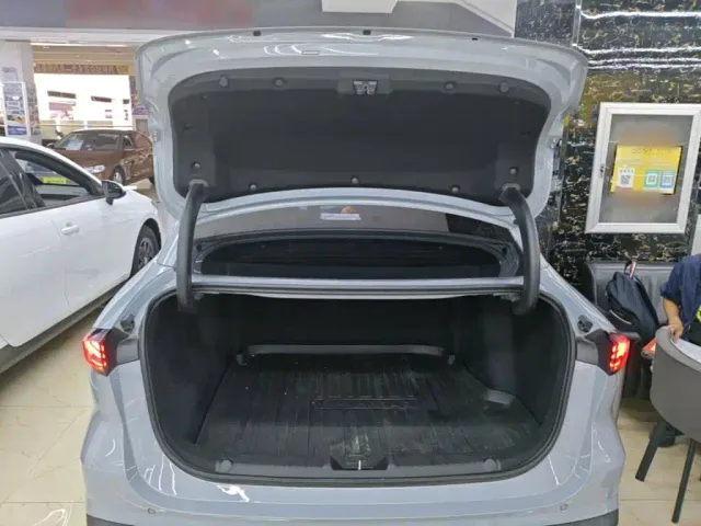 Geely Galaxy L6 — Фото автомобиля 18