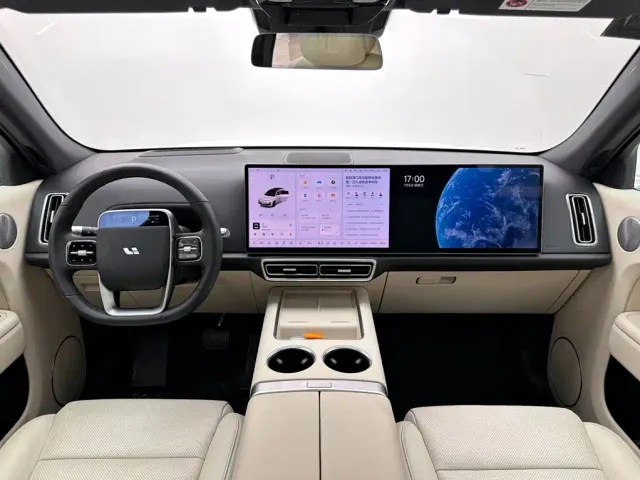 Li Auto L7 — Фото автомобиля 10