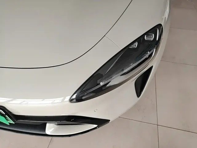 Xiaomi SU7 — Фото автомобиля 23
