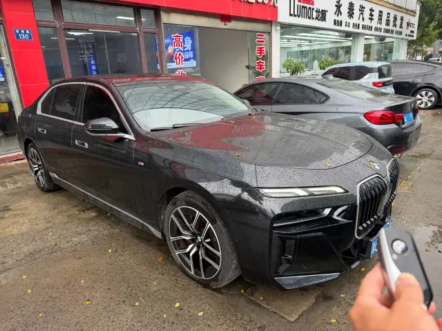 BMW 7 Series — Фото автомобиля 2