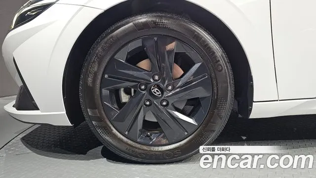 Hyundai Avante CN7 — Фото автомобиля 5
