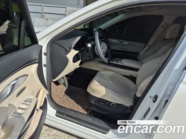 Genesis GV70 — Фото автомобиля 7