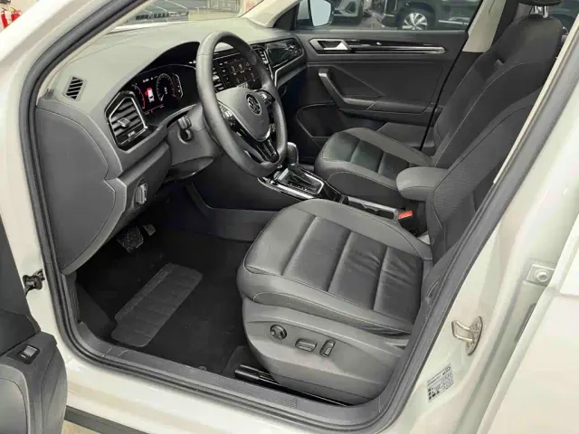 Volkswagen T-Roc — Фото автомобиля 15