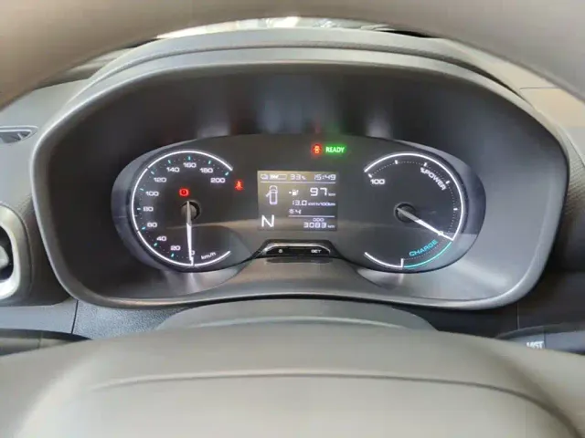 Wuling Hongguang — Фото автомобиля 11