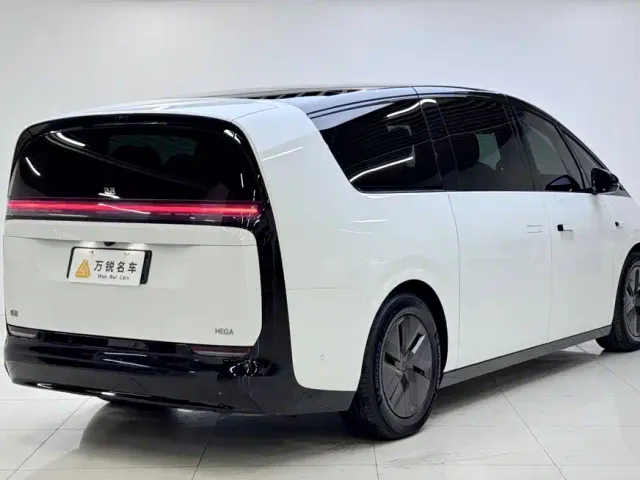 Li Auto MEGA — Фото автомобиля 3
