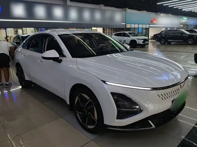 Wuling Starlight — Фото автомобиля 3