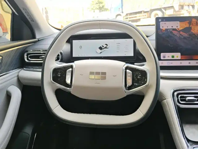 Geely Galaxy Stellar 6 — Фото автомобиля 15