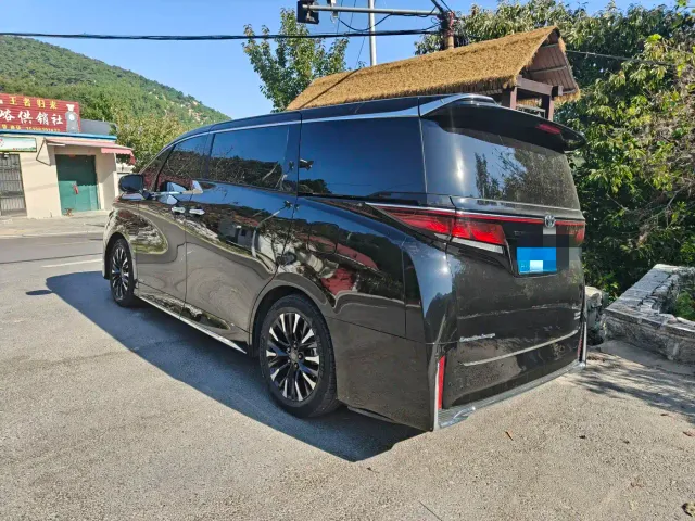 Toyota Vellfire — Фото автомобиля 4