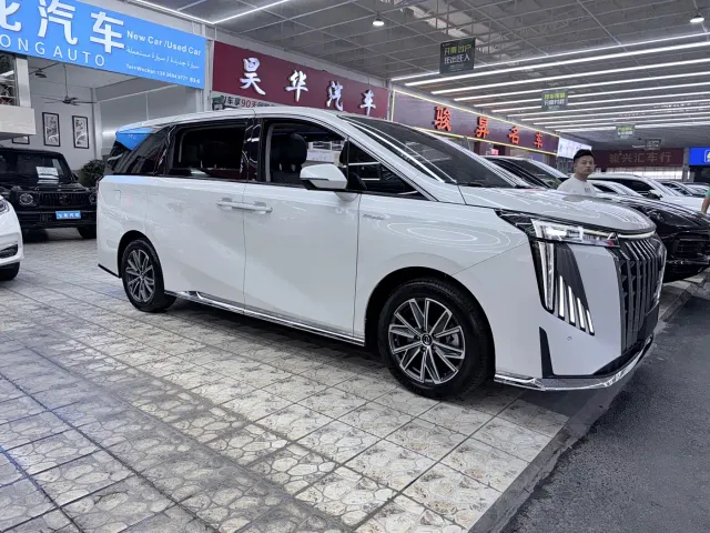 GAC Trumpchi M8 — Фото автомобиля 27